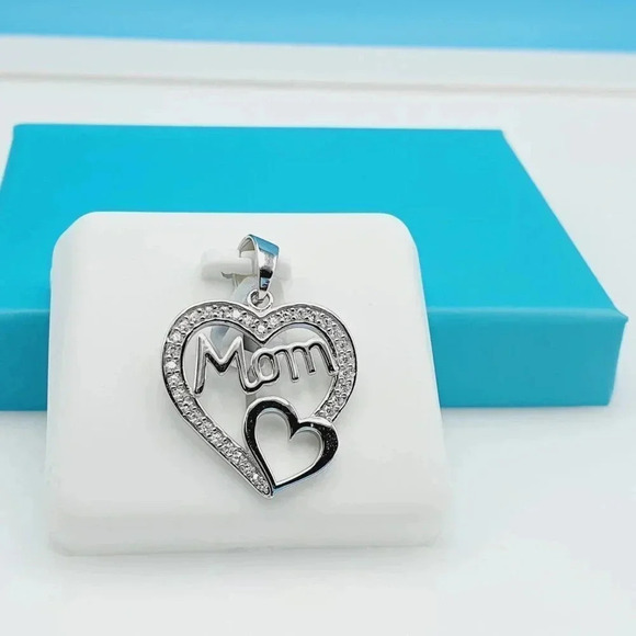 OFFER ACCEPT✓ | Jewelry | 925 Sterling Silver Cz Beautiful  925 Sterling Silver CZ Beautiful Mom Pendant for Women, 1USPAR4090